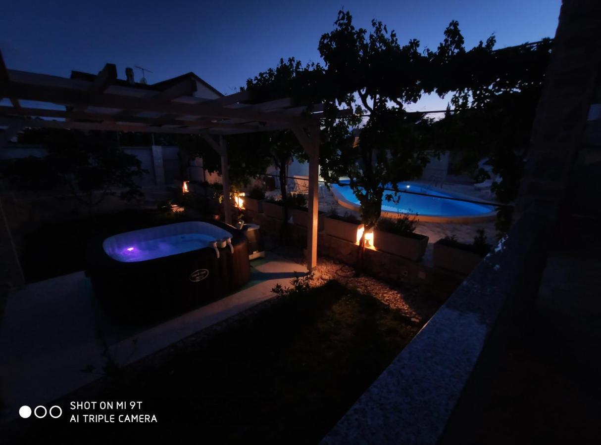 Vila Sentio Mare-Apartments Livaic Zeljko Pirovac Extérieur photo
