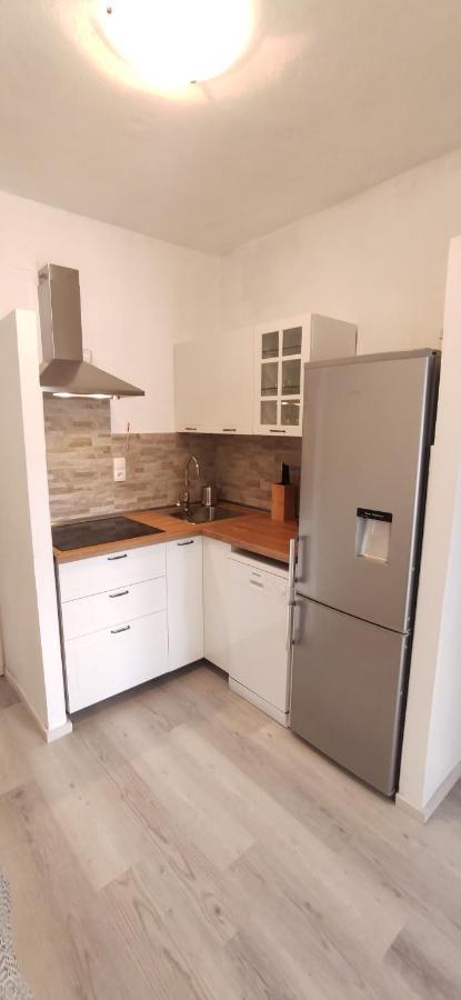Vila Sentio Mare-Apartments Livaic Zeljko Pirovac Extérieur photo