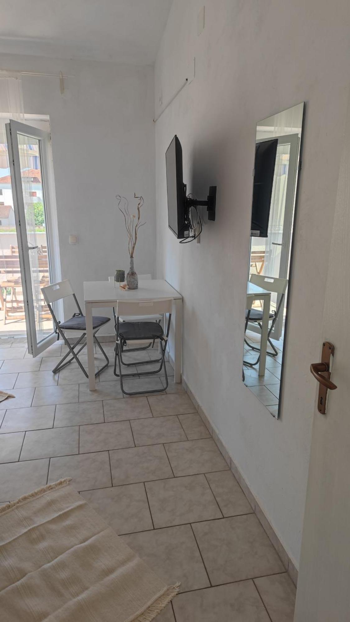 Vila Sentio Mare-Apartments Livaic Zeljko Pirovac Extérieur photo