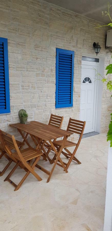 Vila Sentio Mare-Apartments Livaic Zeljko Pirovac Extérieur photo