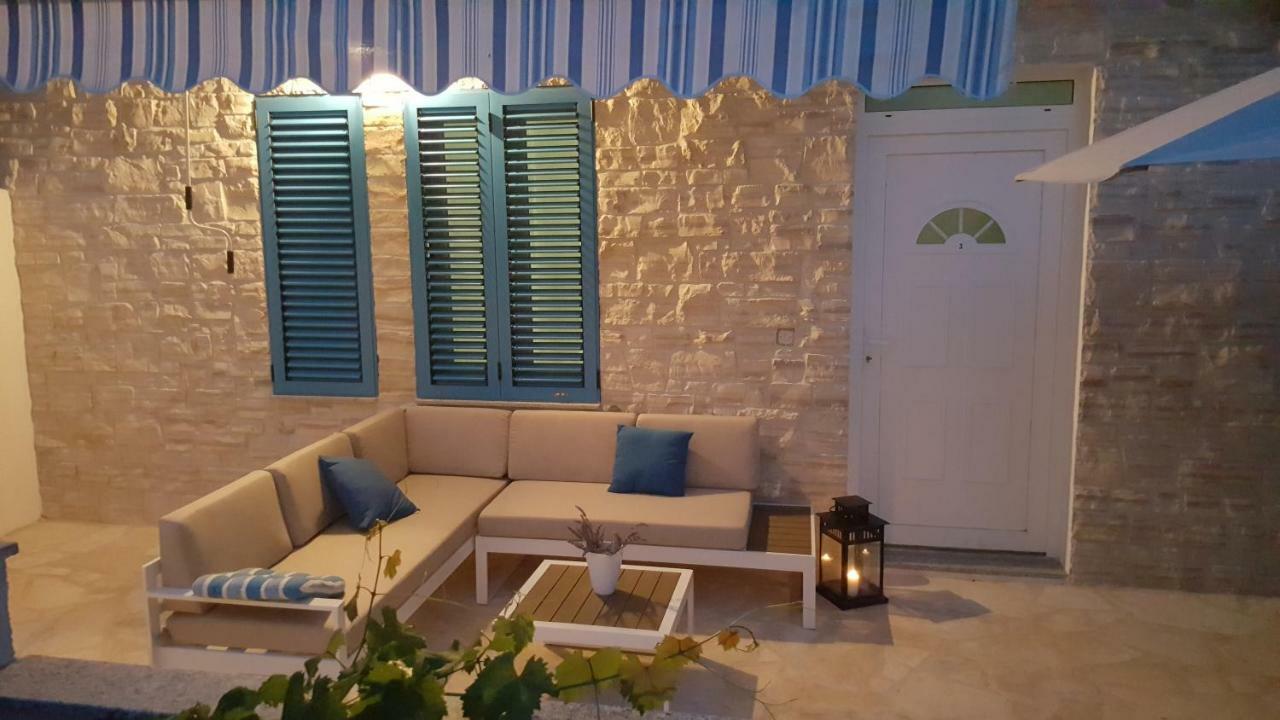 Vila Sentio Mare-Apartments Livaic Zeljko Pirovac Extérieur photo